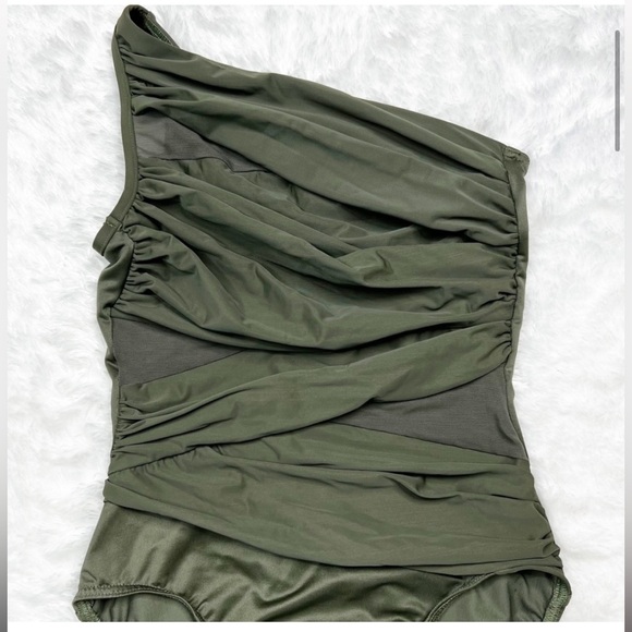 Like New miraclesuit Jena one shoulder bathing suit - Picture 4 of 7